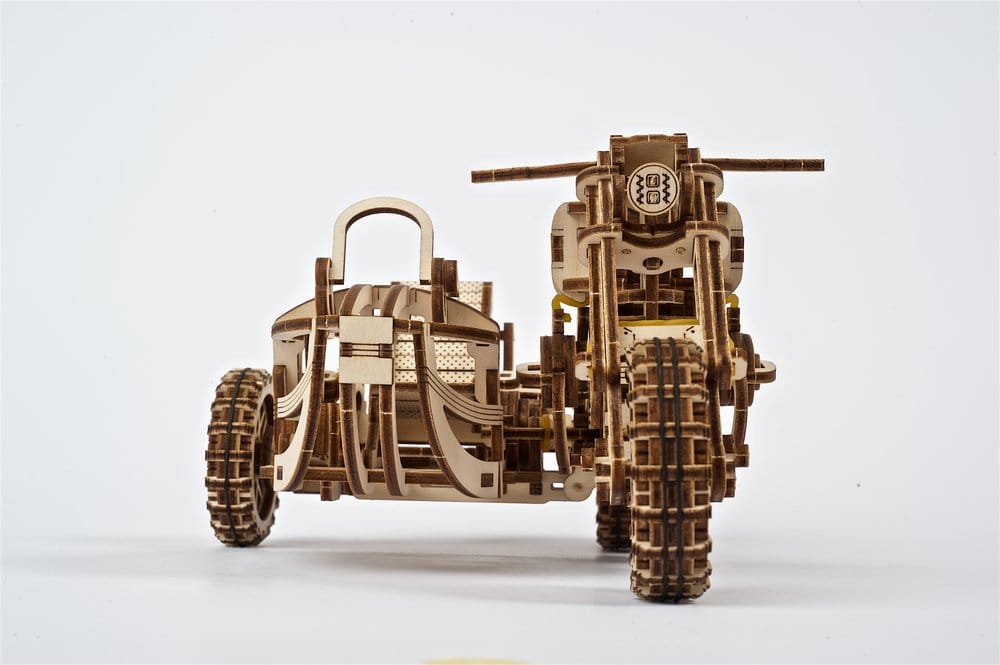 Scrambler UGR-10 mit Beiwagen